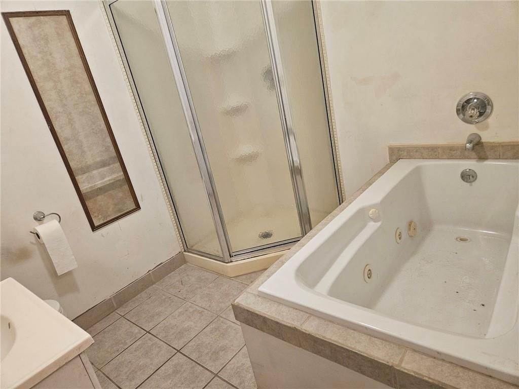 Photo 21 of 42 - 11303 E Sheley Road, Independence, MO 64052