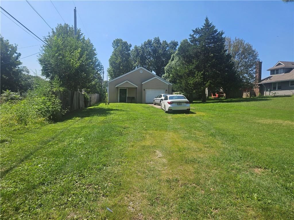 11303 E Sheley Road, Independence, MO: listing photo 2