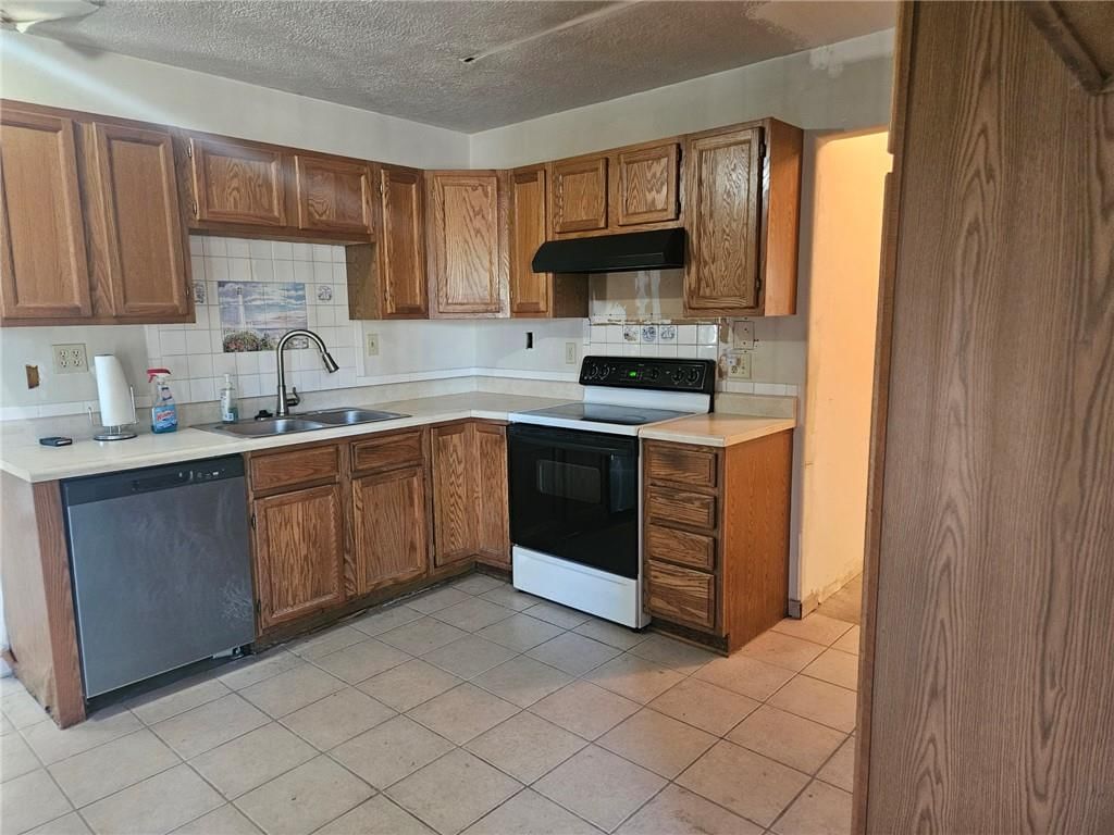 Photo 6 of 42 - 11303 E Sheley Road, Independence, MO 64052