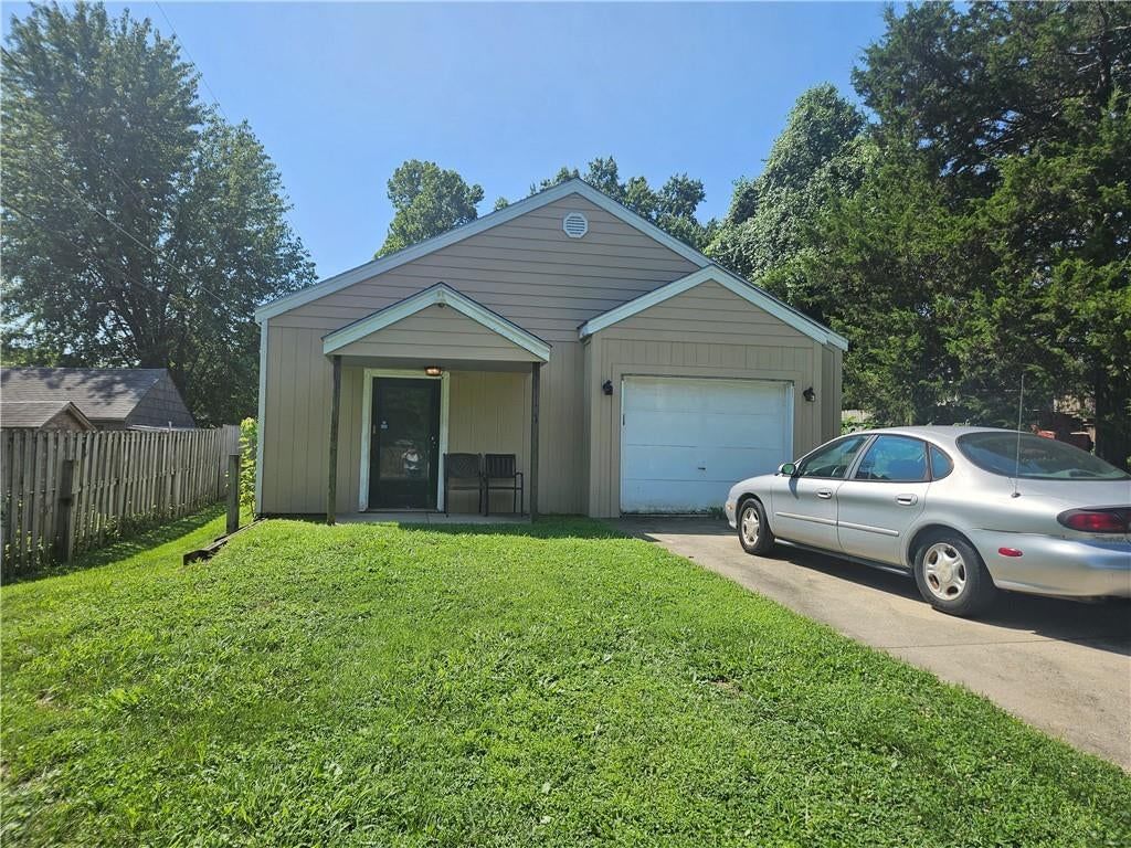 Photo 4 of 42 - 11303 E Sheley Road, Independence, MO 64052