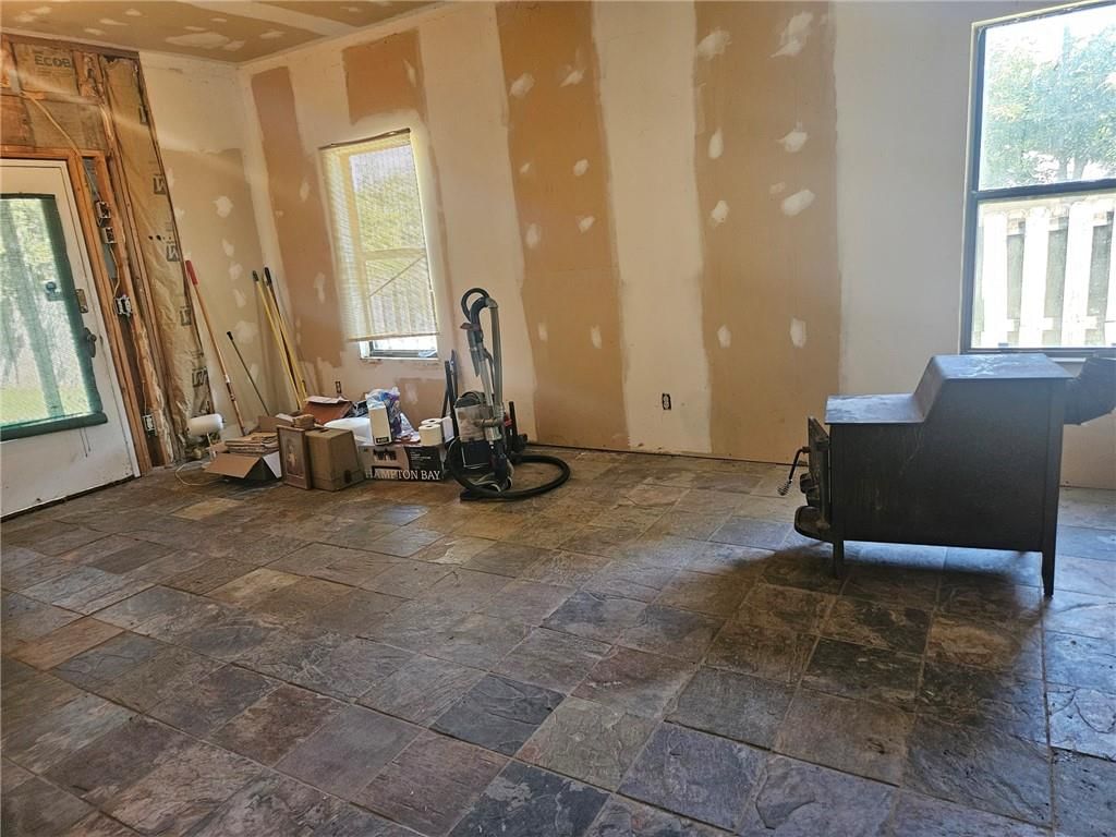 Photo 11 of 42 - 11303 E Sheley Road, Independence, MO 64052