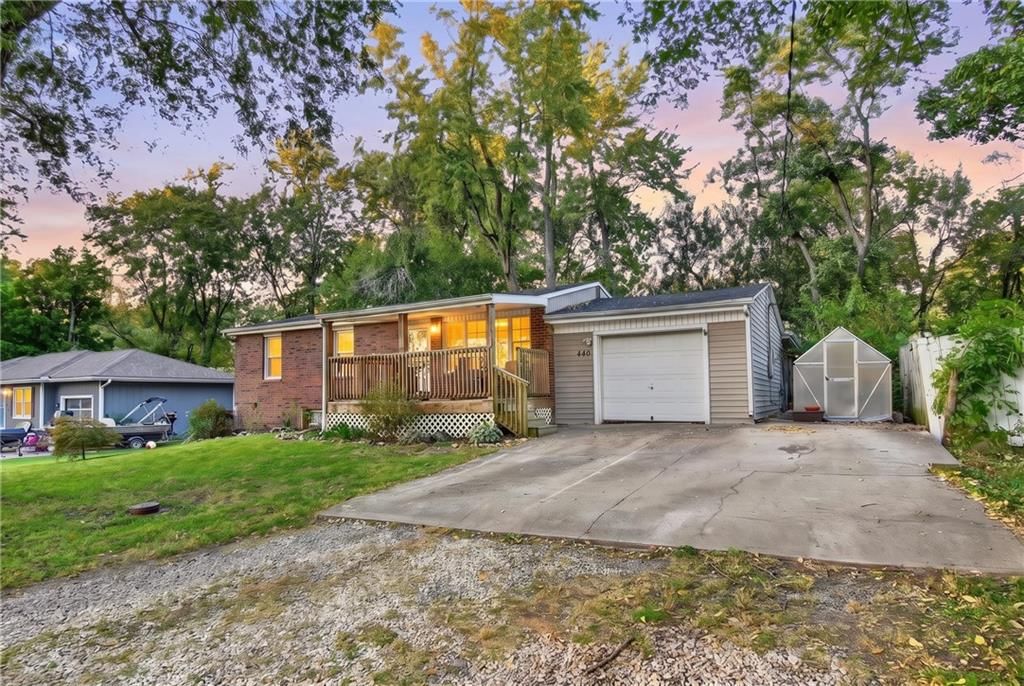 Photo 5 of 39 - 440 W Broadway Street, Peculiar, MO 64078