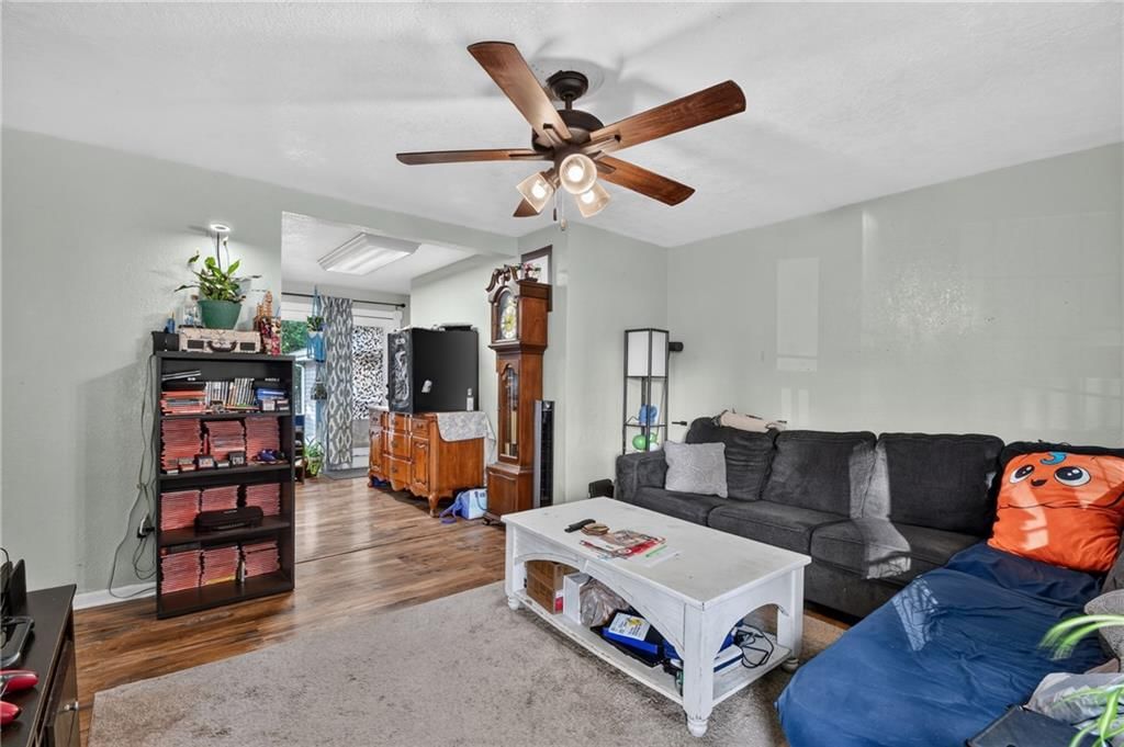 Open floor plan at 440 W Broadway Street, Peculiar, MO 64078