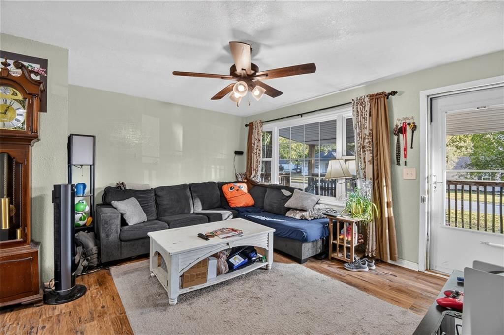 Photo 9 of 39 - 440 W Broadway Street, Peculiar, MO 64078