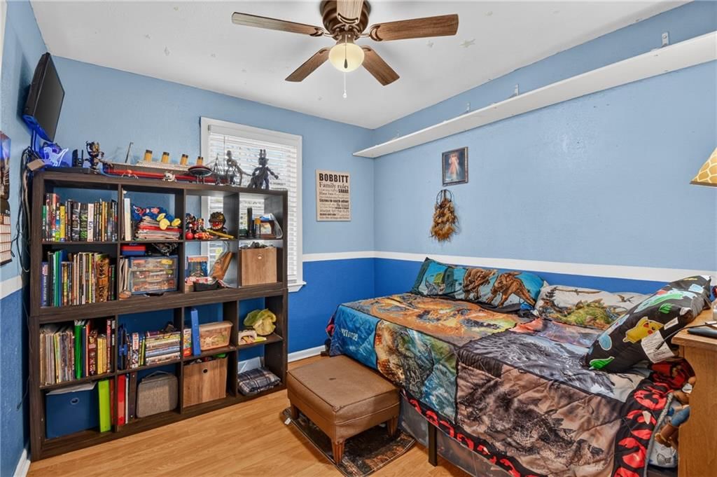 Photo 22 of 39 - 440 W Broadway Street, Peculiar, MO 64078