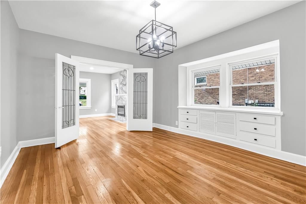 Statement lighting at 710 N 17th Street, Kansas City, KS 66102