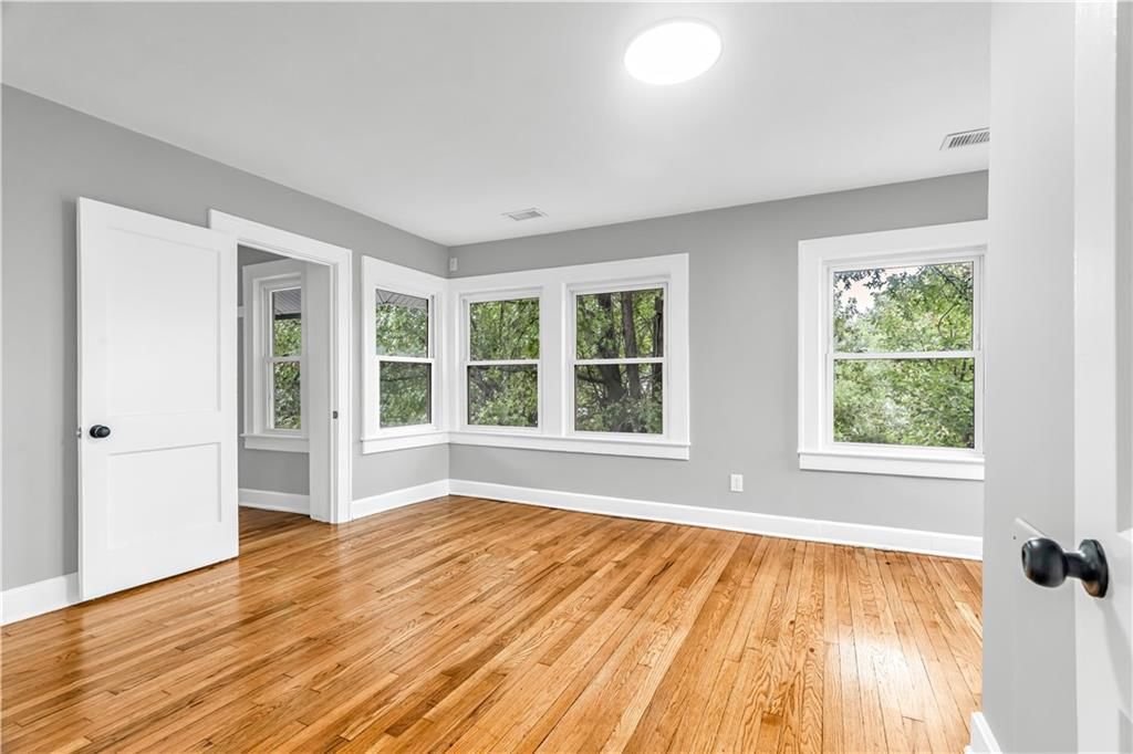 Photo 15 of 25 - 710 N 17th Street, Kansas City, KS 66102