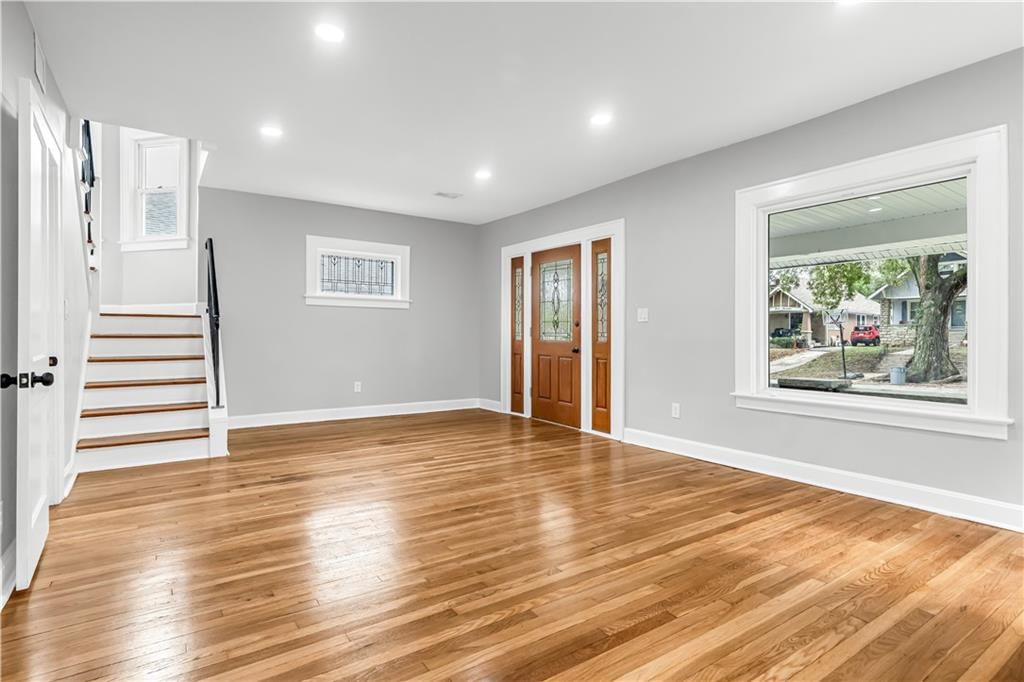 Photo 5 of 25 - 710 N 17th Street, Kansas City, KS 66102