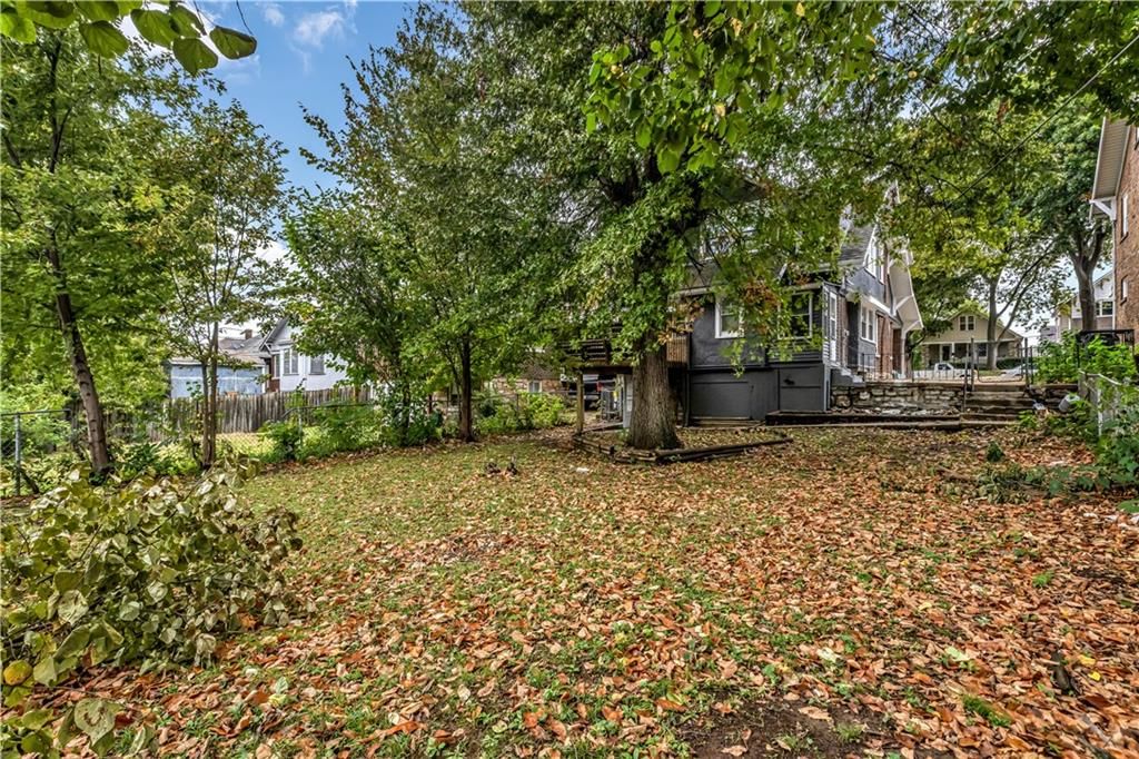 Mature trees and flat lot at 710 N 17th Street, Kansas City, KS 66102