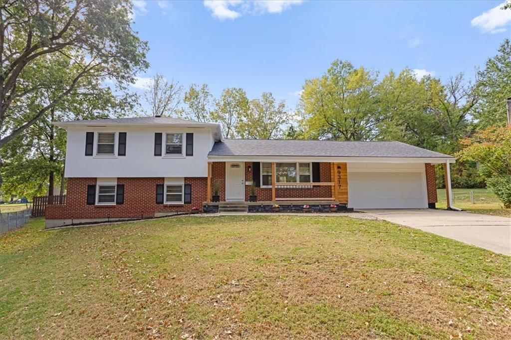 9317 Hardy Drive, Overland Park, KS: listing photo 2