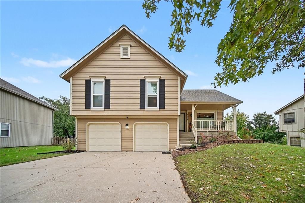 10208 Longwood Court, Kansas City, KS: listing photo 3