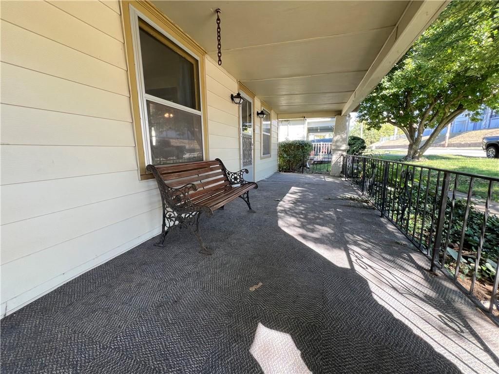 Photo 5 of 49 - 1820 S 22nd Street, Kansas City, KS 66106