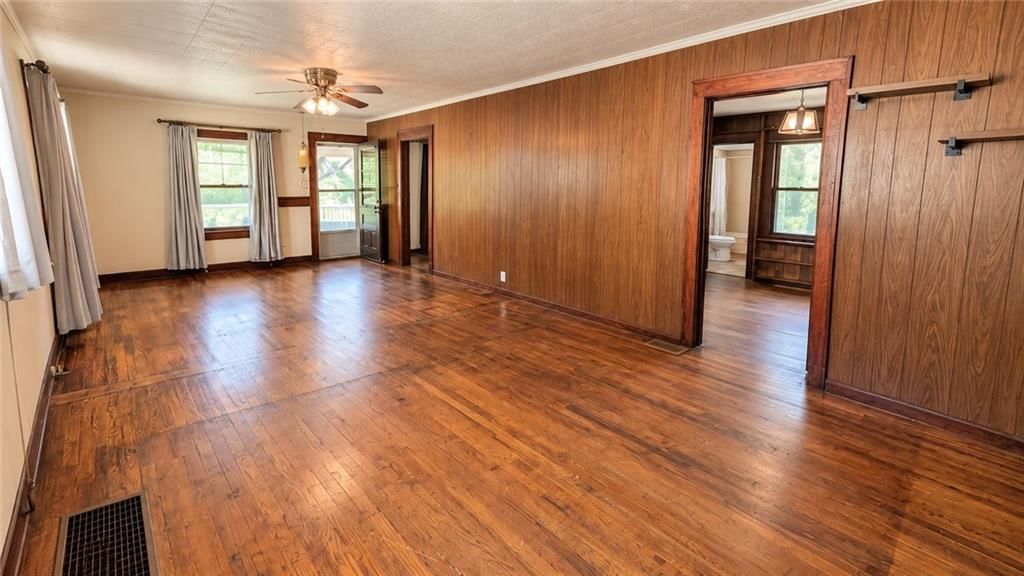 Photo 12 of 49 - 1820 S 22nd Street, Kansas City, KS 66106