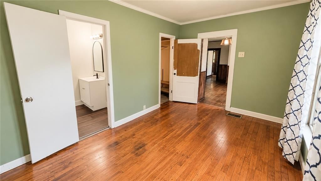 Photo 24 of 49 - 1820 S 22nd Street, Kansas City, KS 66106
