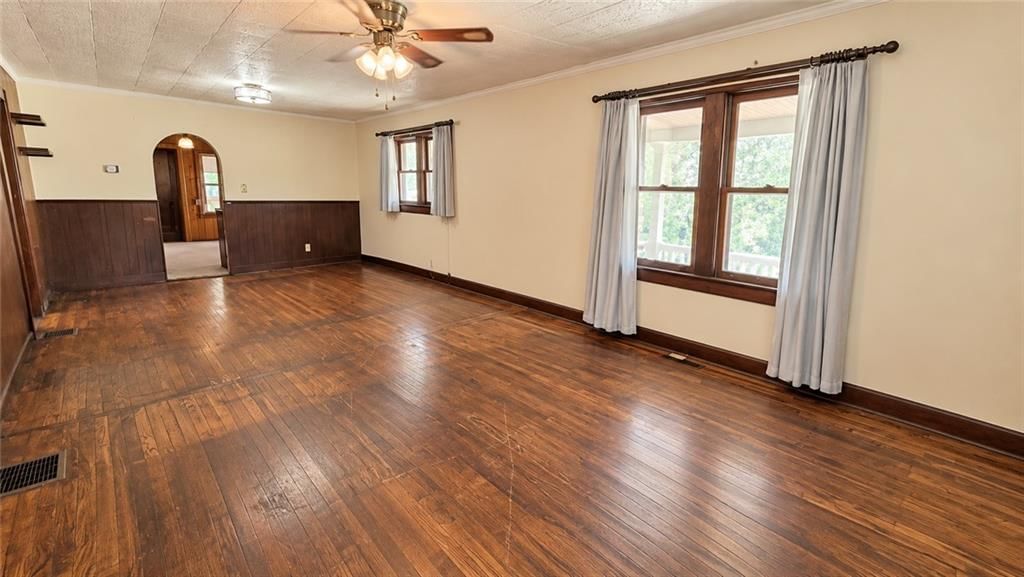 Photo 11 of 49 - 1820 S 22nd Street, Kansas City, KS 66106