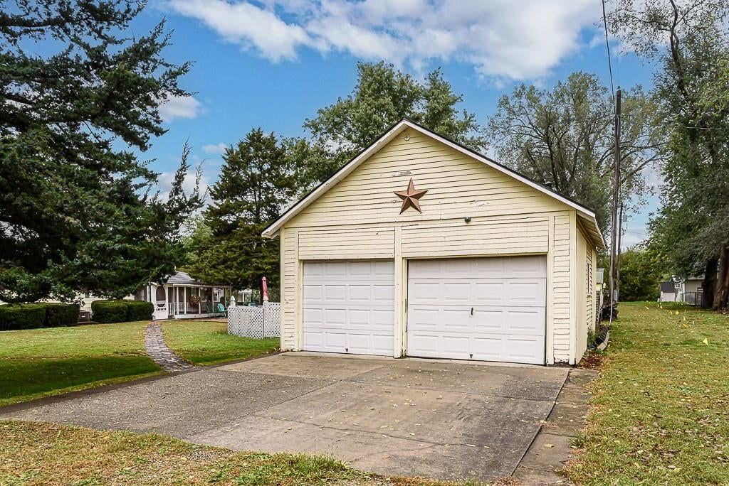 15552 Ripley Street, Basehor, KS: listing photo 2