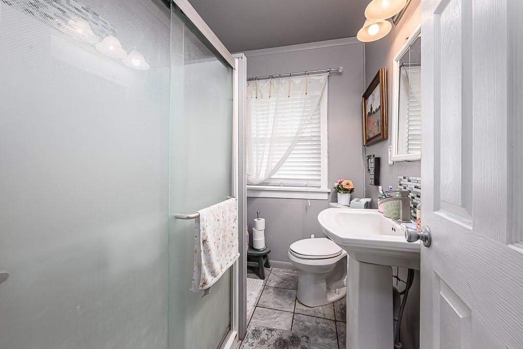 Tiled shower at 15552 Ripley Street, Basehor, KS 66007