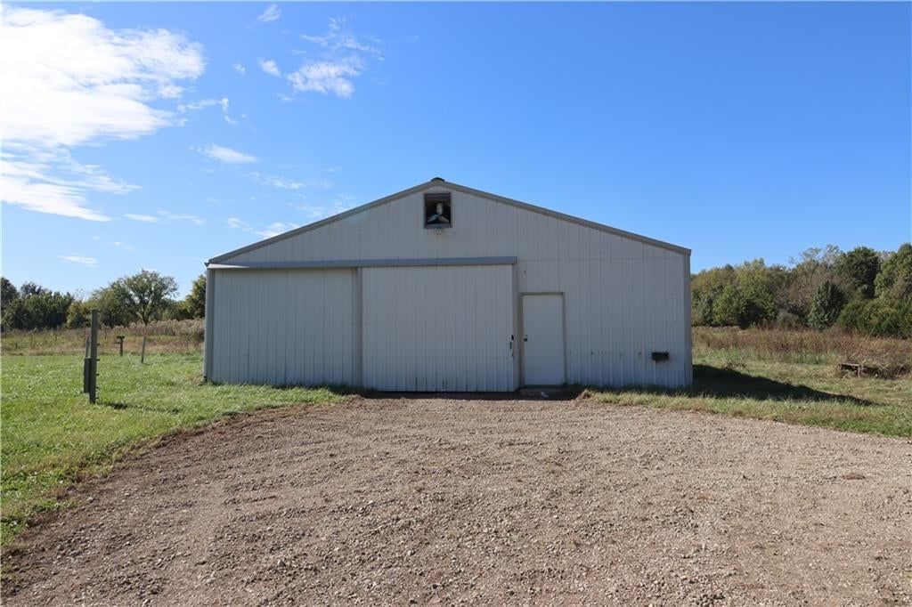 26502 Blinker Light Road, Harrisonville, MO: listing photo 2
