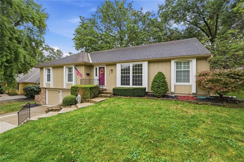 10709 W 101st Street, Overland Park, KS: listing photo 2