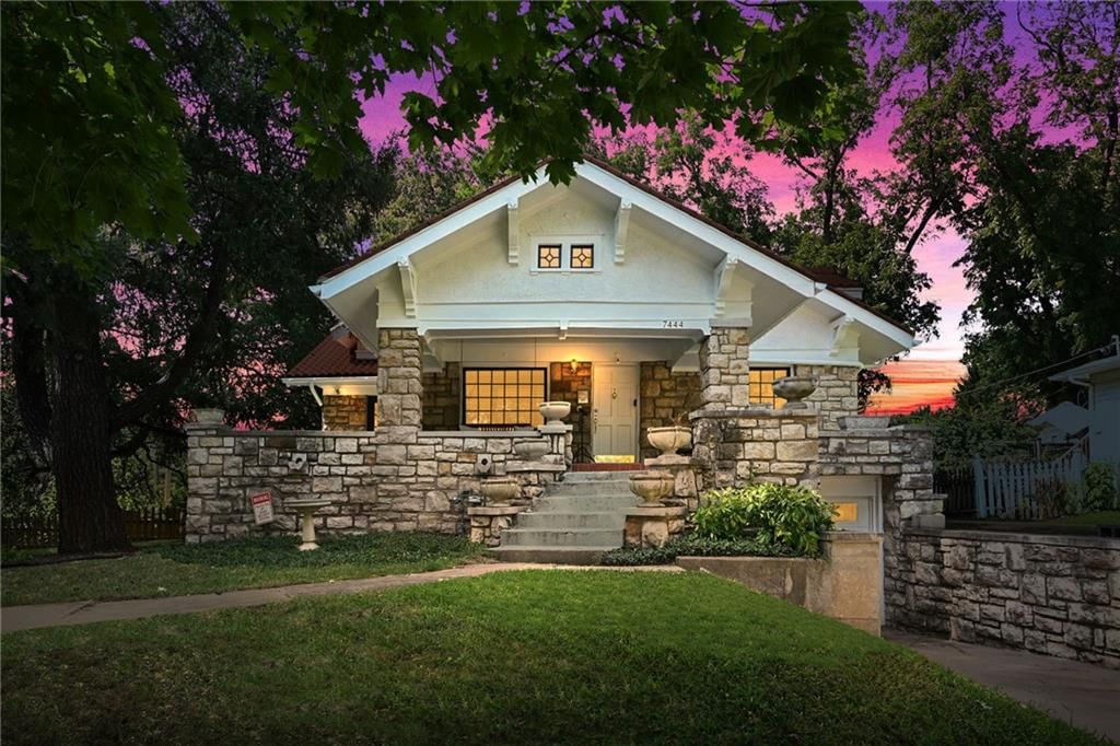 Photo 1 of 29 - 7444 Mercier Street, Kansas City, MO 64114