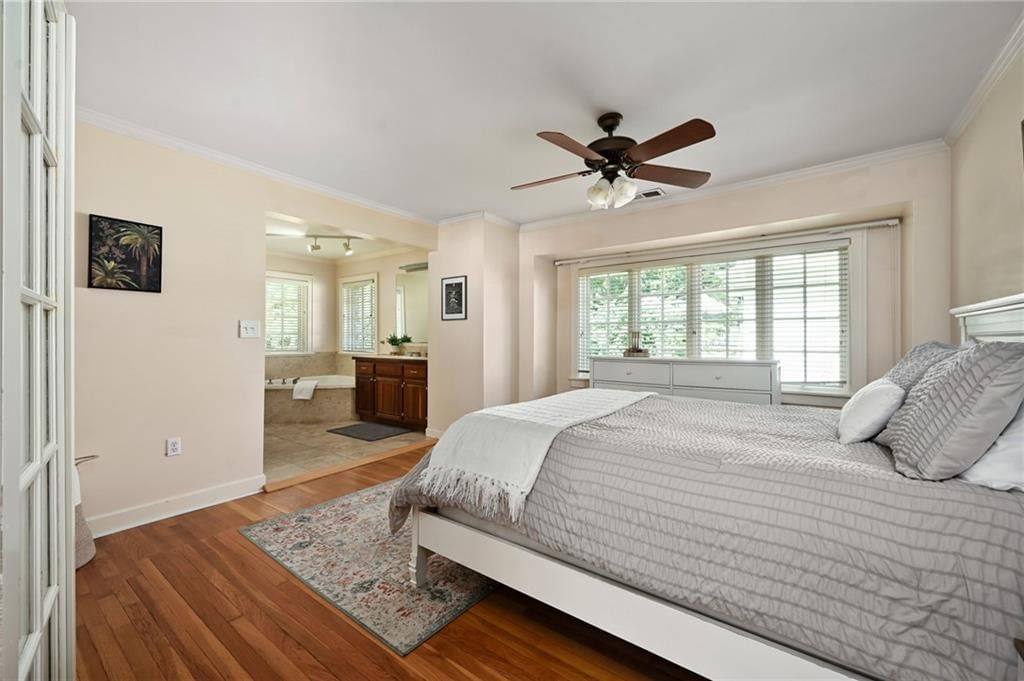 Photo 18 of 29 - 7444 Mercier Street, Kansas City, MO 64114