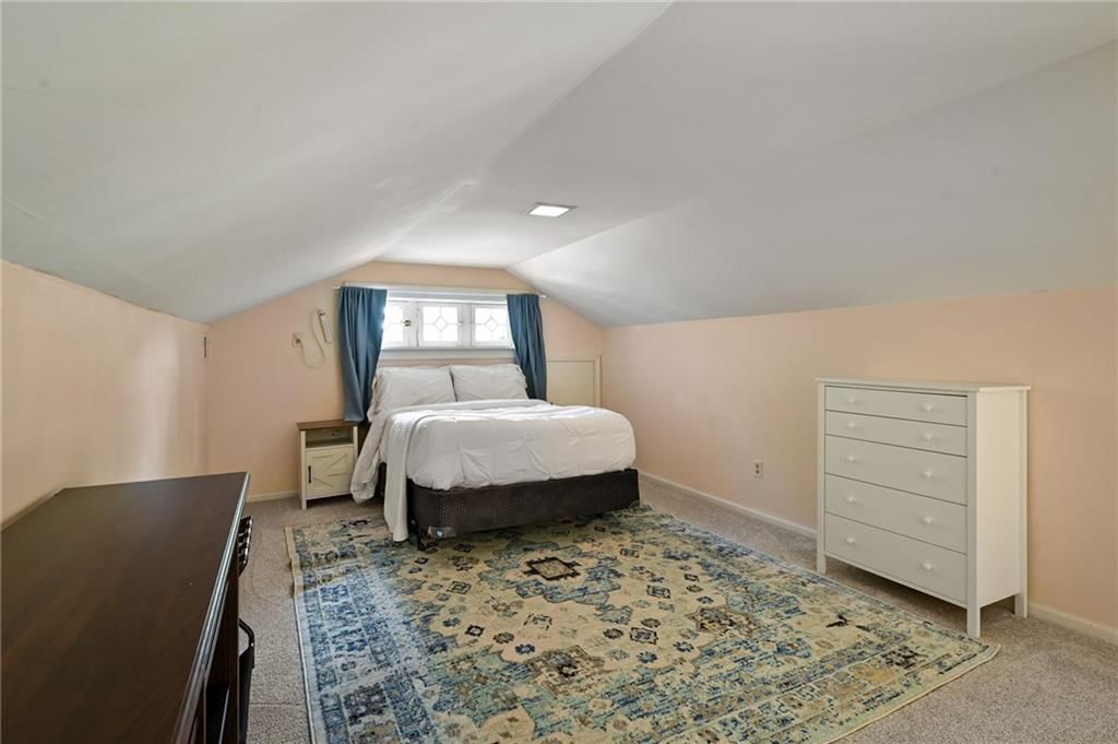 Carpet at 7444 Mercier Street, Kansas City, MO 64114
