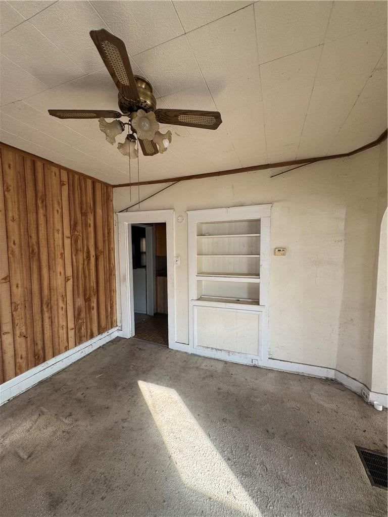 Photo 9 of 18 - 316 S White Avenue, Kansas City, MO 64123