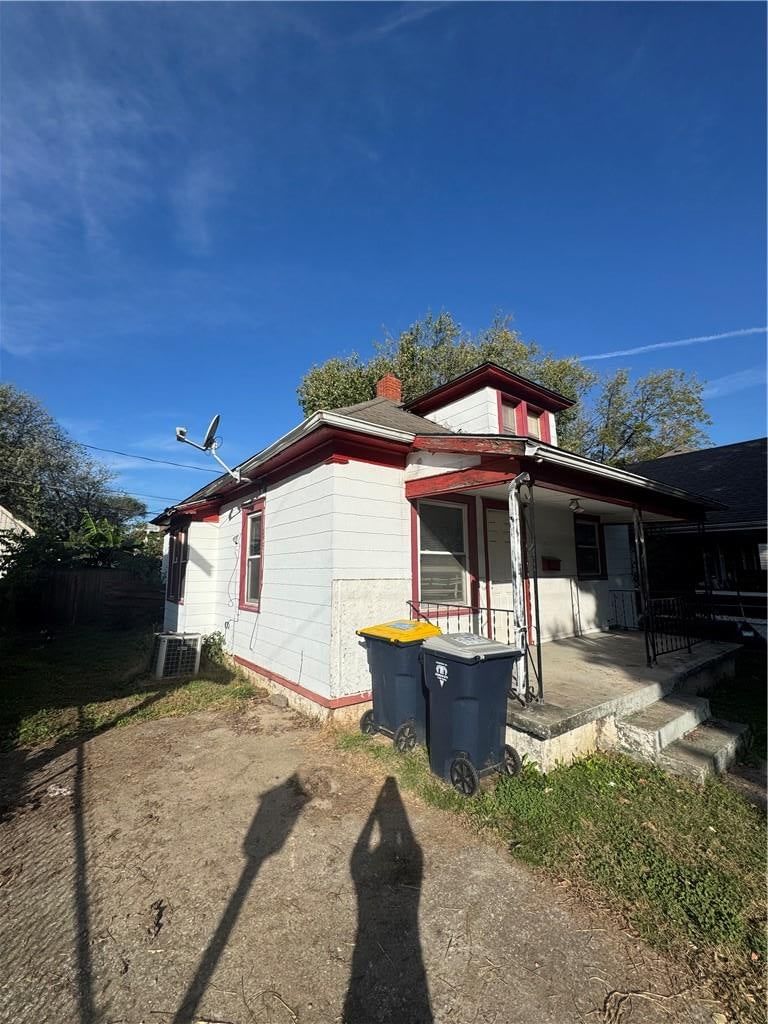 Photo 4 of 18 - 316 S White Avenue, Kansas City, MO 64123