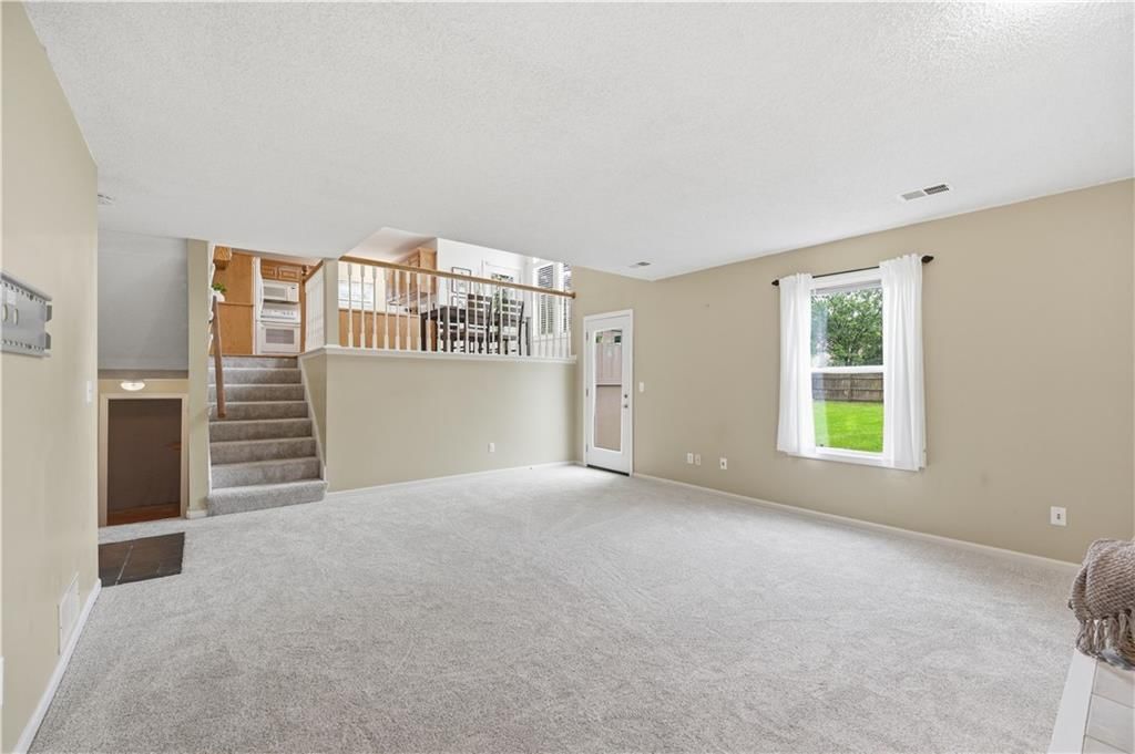 Photo 36 of 58 - 18470 W 161ST Street, Olathe, KS 66062