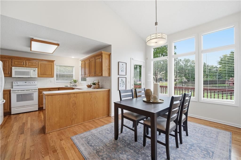 Photo 11 of 58 - 18470 W 161ST Street, Olathe, KS 66062
