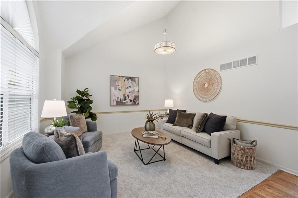 Photo 5 of 58 - 18470 W 161ST Street, Olathe, KS 66062