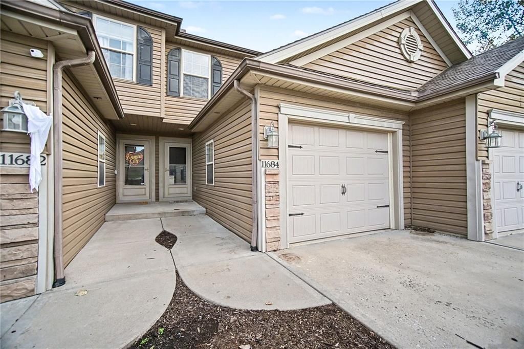 11684 N Ewing Avenue, Kansas City, MO: listing photo 2