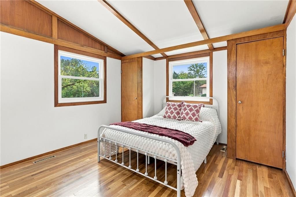 Main-floor primary bedroom at 5901 N Michigan Place, Gladstone, MO 64118