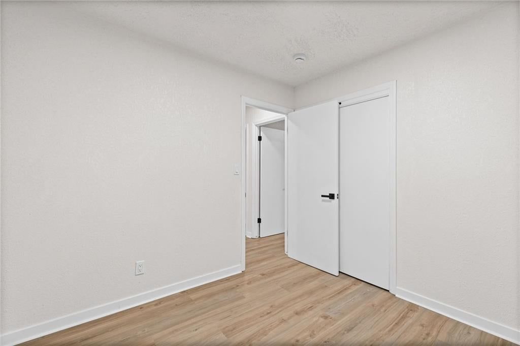 Photo 19 of 36 - 3329 S Claremont Avenue, Independence, MO 64052