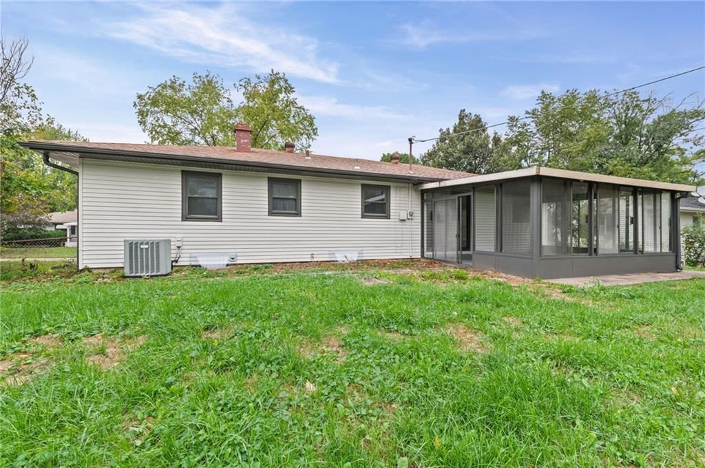 Photo 33 of 36 - 3329 S Claremont Avenue, Independence, MO 64052