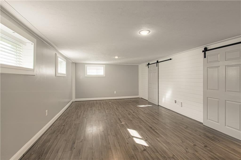 Photo 18 of 29 - 10006 Benson Street, Overland Park, KS 66212