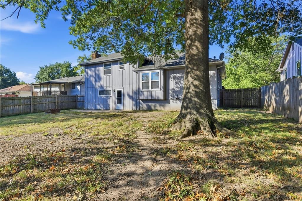 1419 N AZTEC Avenue, Independence, MO: listing photo 2
