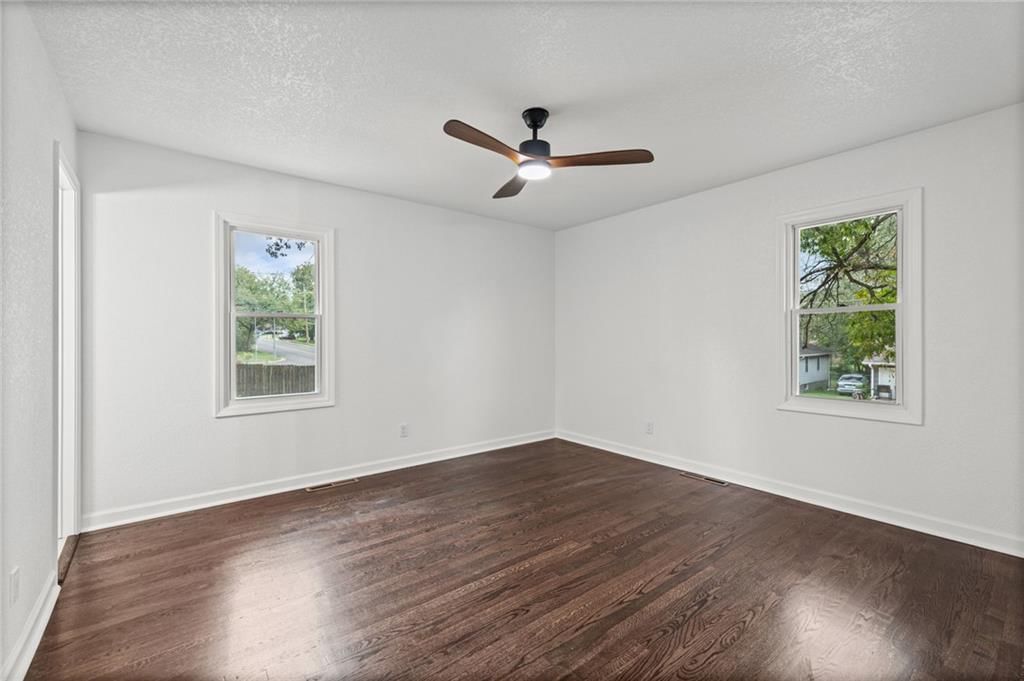 Photo 22 of 38 - 8108 E 92nd Terrace, Kansas City, MO 64138