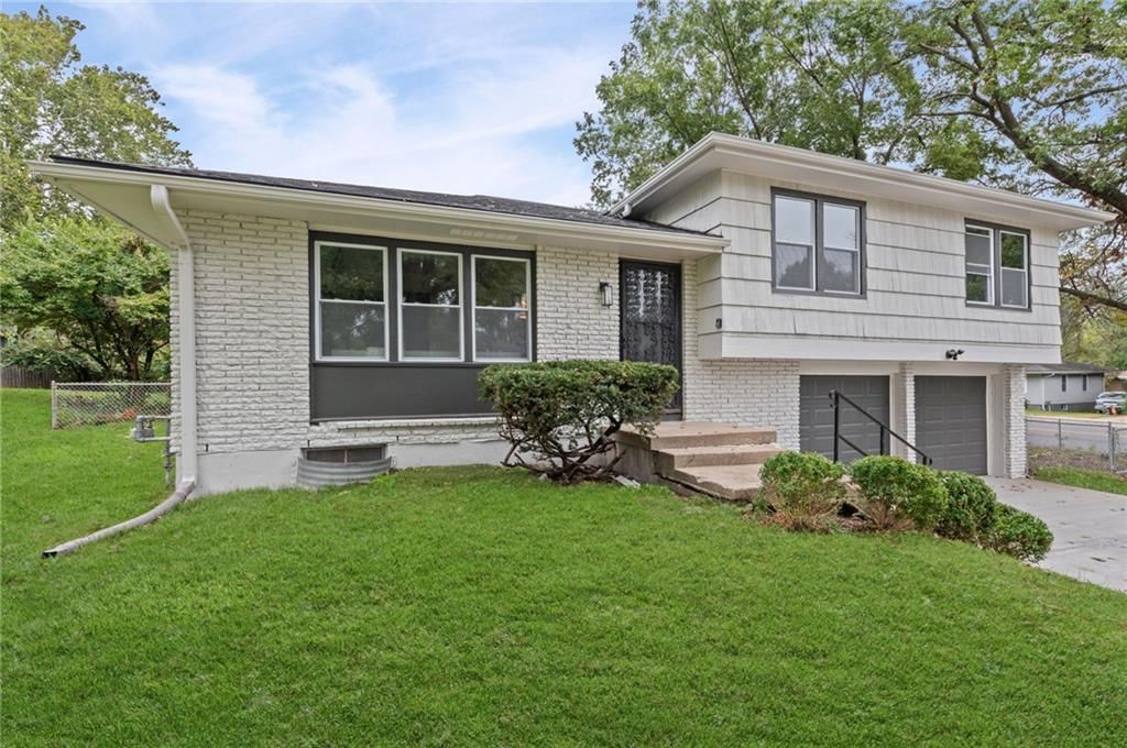 8108 E 92nd Terrace, Kansas City, MO: listing photo 3