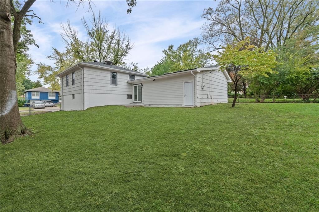 Photo 38 of 38 - 8108 E 92nd Terrace, Kansas City, MO 64138