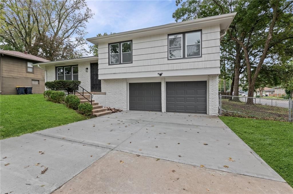 8108 E 92nd Terrace, Kansas City, MO: listing photo 2