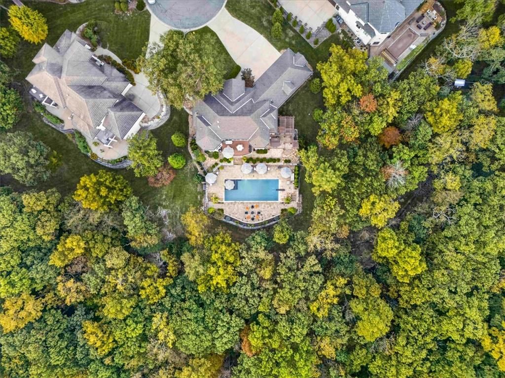 460 NW Riven Rock Circle, Lee's Summit, MO: listing photo 3