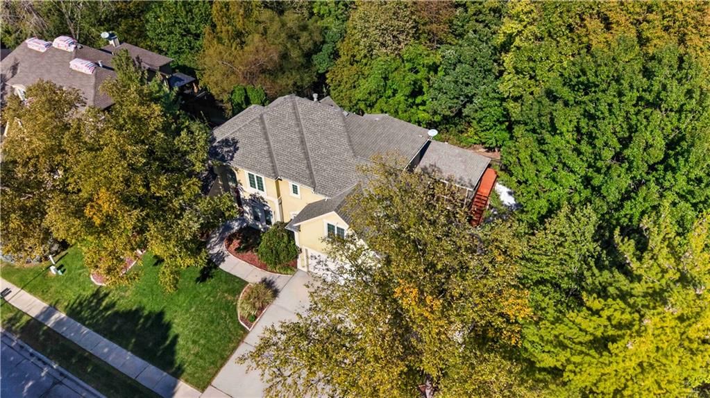 6119 S National Drive, Parkville, MO: listing photo 3
