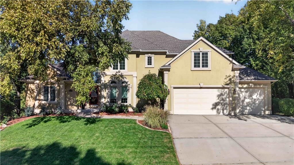 6119 S National Drive, Parkville, MO: listing photo 2
