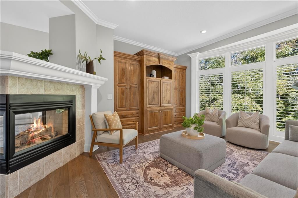 6119 S National Drive, Parkville, MO