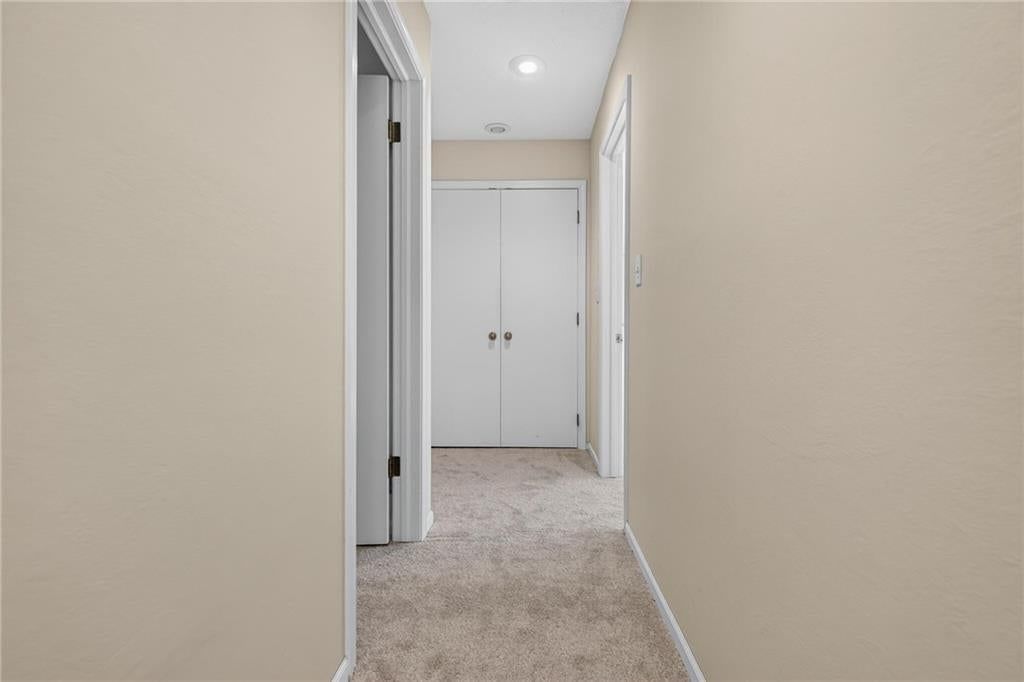 Photo 21 of 69 - 19475 Hardy Street, Overland Park, KS 66085