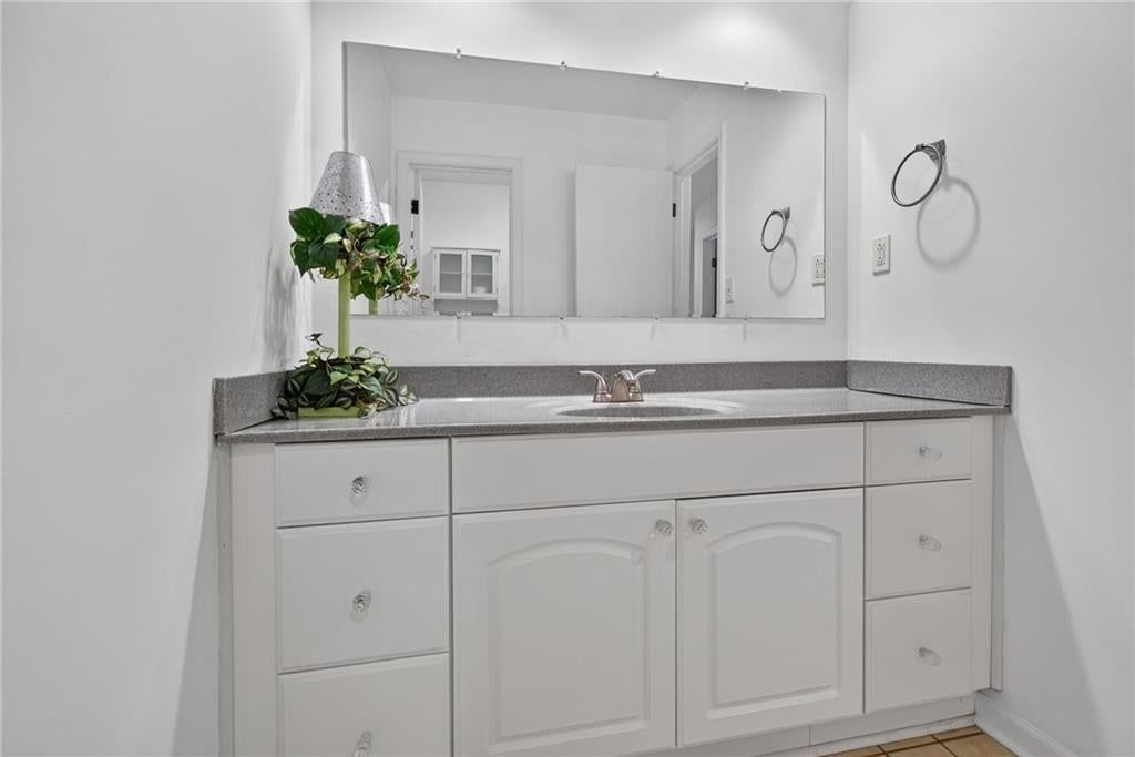 Photo 31 of 69 - 19475 Hardy Street, Overland Park, KS 66085