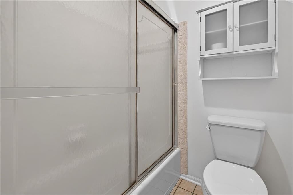 Photo 32 of 69 - 19475 Hardy Street, Overland Park, KS 66085