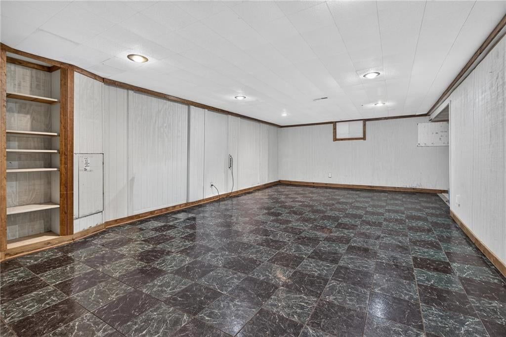 Photo 36 of 69 - 19475 Hardy Street, Overland Park, KS 66085