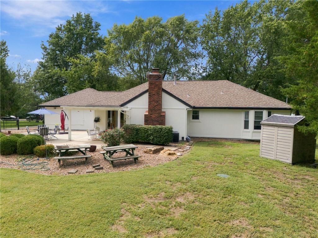 Photo 39 of 69 - 19475 Hardy Street, Overland Park, KS 66085